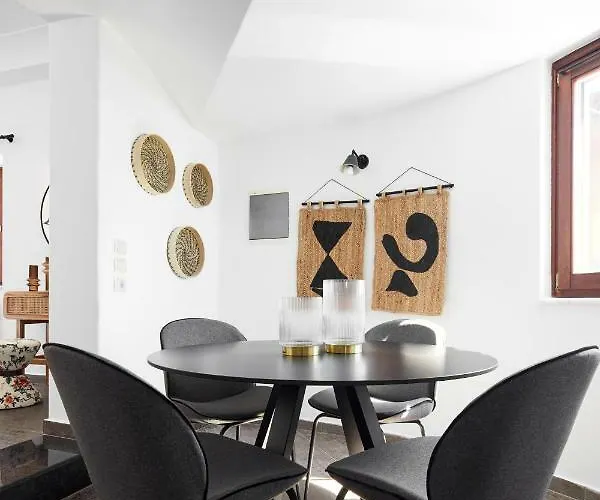 佩提宫套房酒店 4*