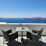 Petit Palace Fira (Santorini)