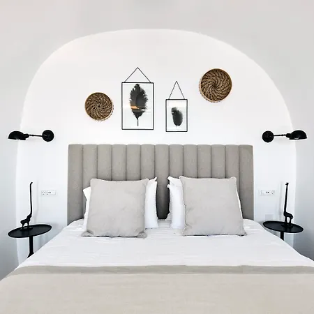 بوتي بالاس سويتس 4* ثيرا